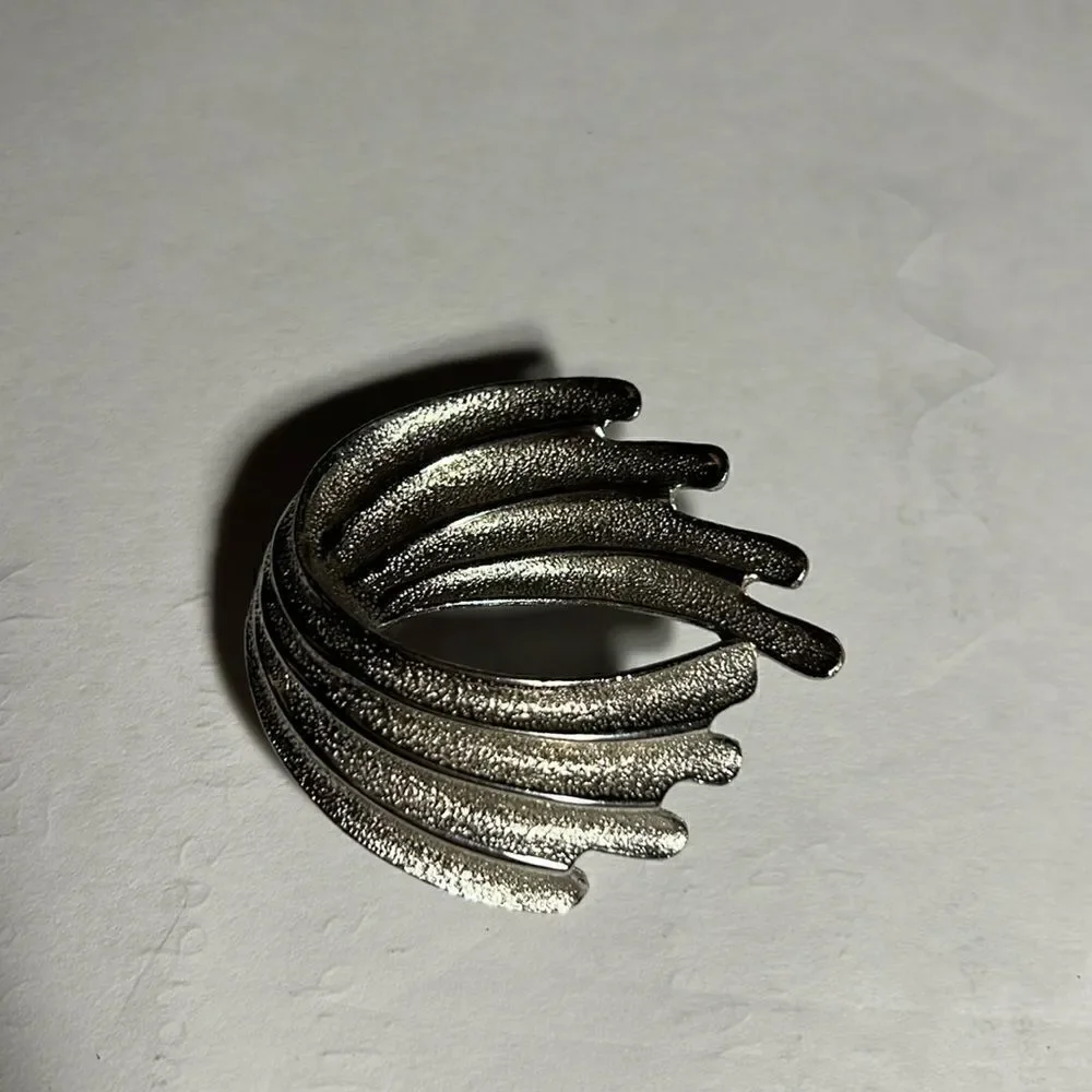 Vintage Faux Silver brooch.